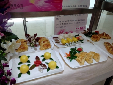 401醫院餐廳面點(diǎn)節上的各種精致面食