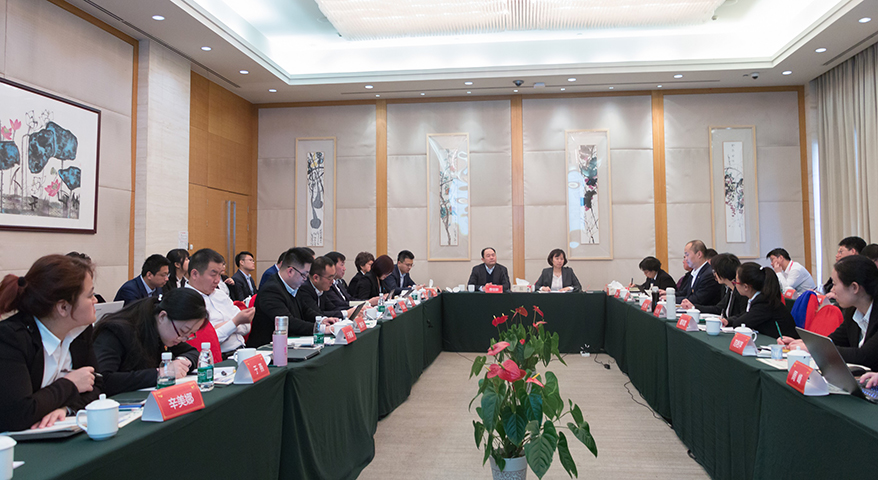 剖析問(wèn)題，規范流程，全力實(shí)現2018年市場(chǎng)目標 ——集團2018年市場(chǎng)目標論證會(huì )召開(kāi)