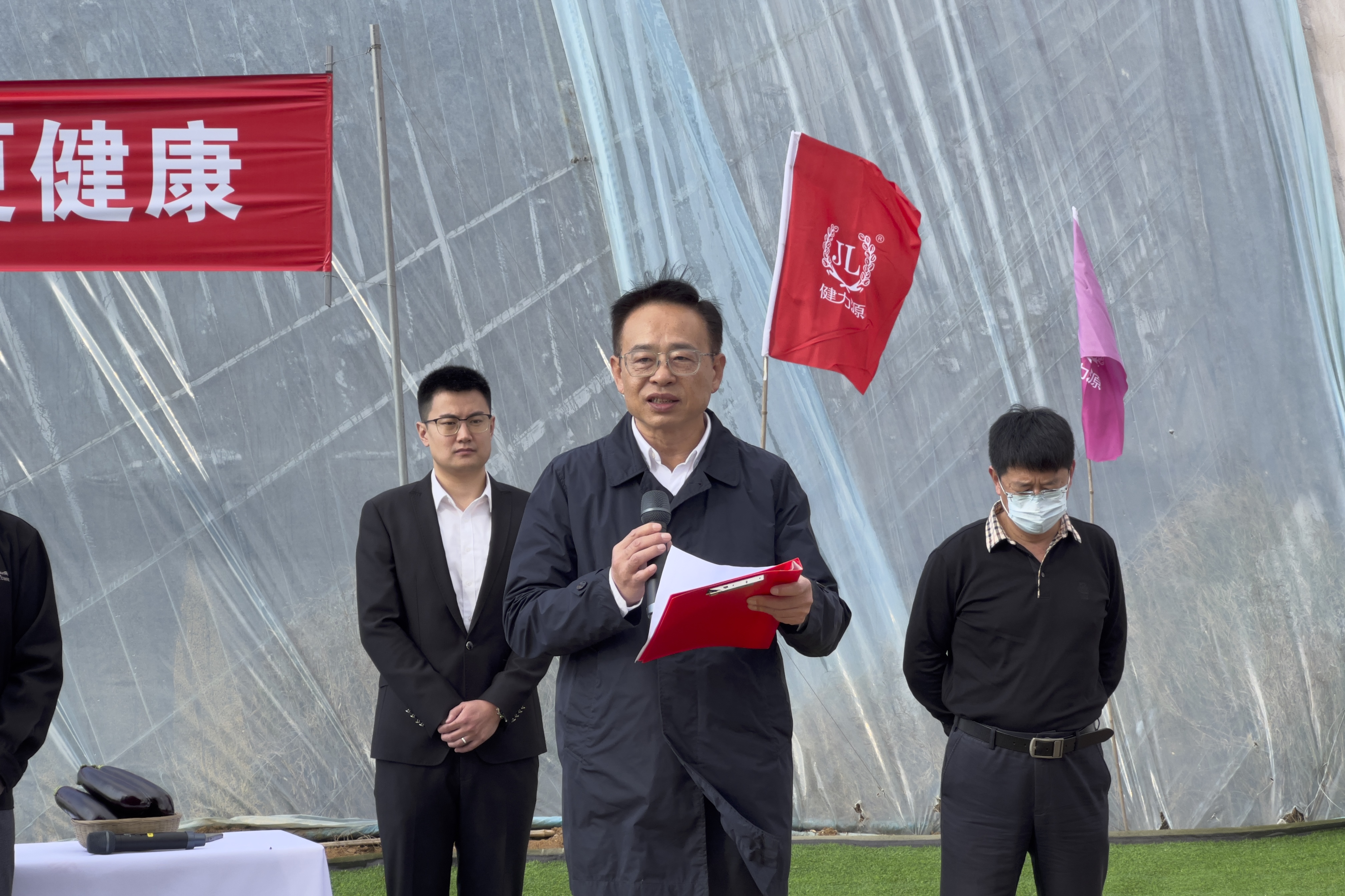 青島力源生態(tài)農場(chǎng)太空蔬菜上市啦！